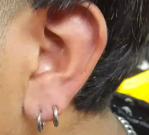 Piercing Lóbulo Superior hecho en Tattoo 120